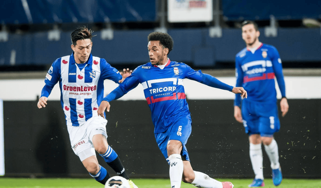 边着装早已 边着装早已