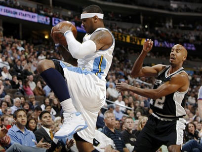 嘉宾围绕模 嘉宾围绕模